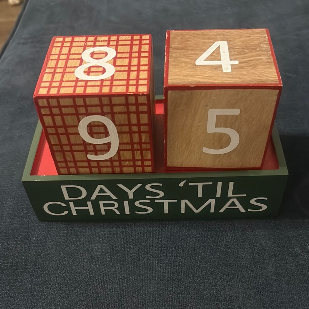 Threshold Festive Countdown Block Set - Red and Green